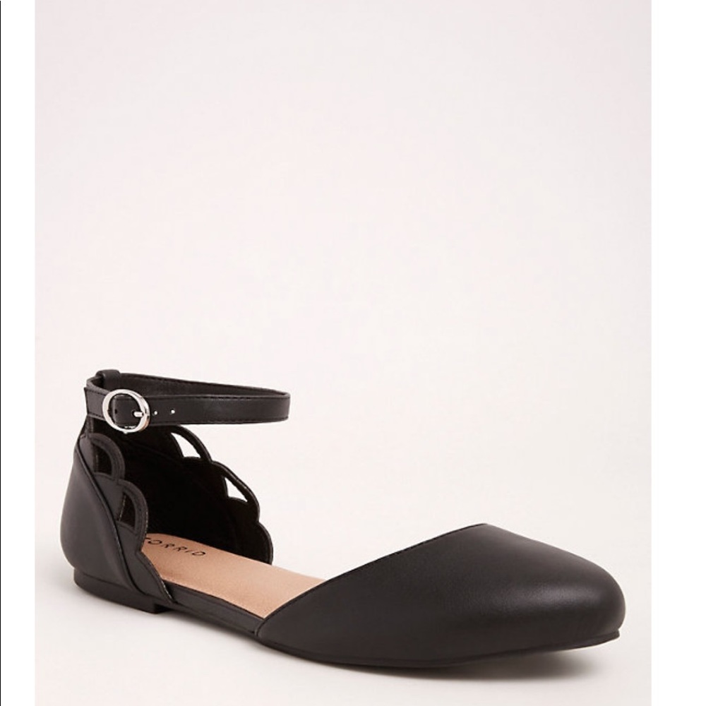 TORRID | Scalloped Ankle Strap Flats | Black | 11W